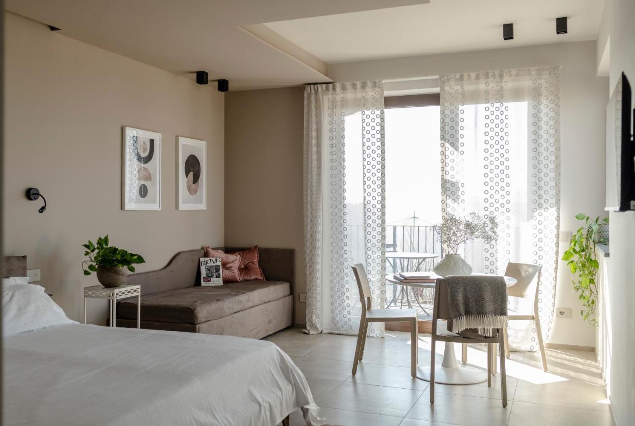 Il Cortile Suites Diano d'Alba Bagian luar foto