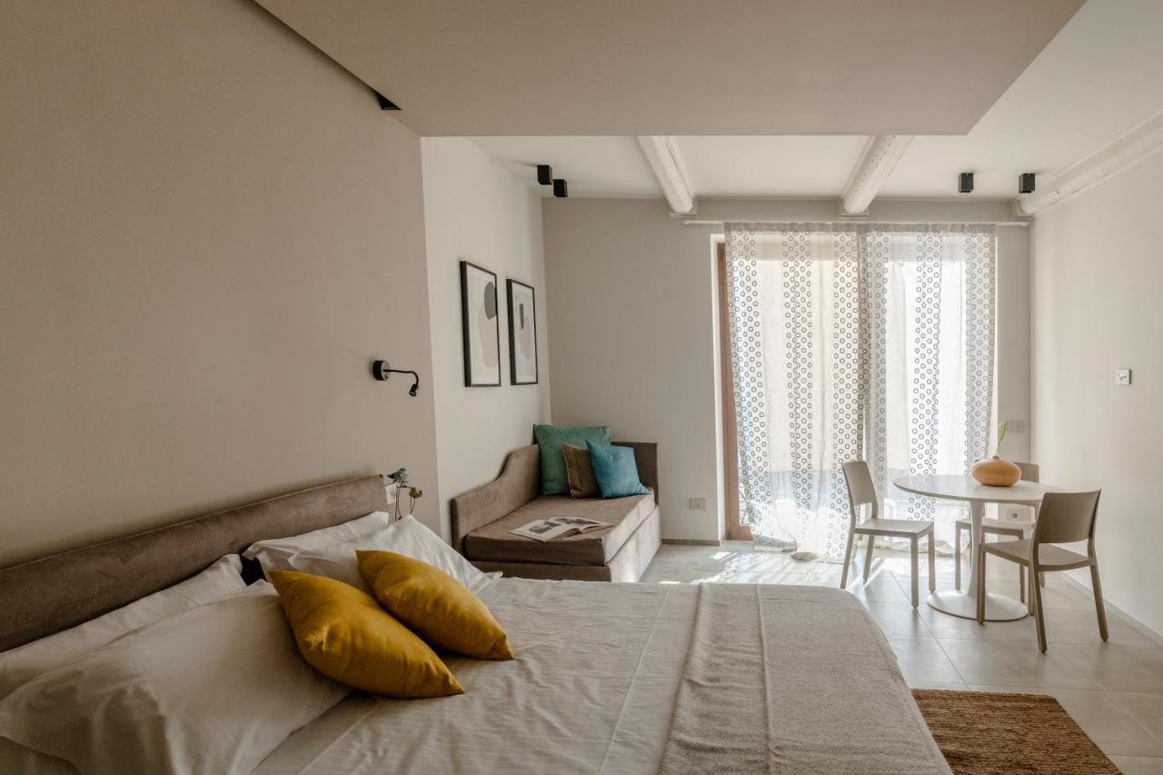 Il Cortile Suites Diano d'Alba Bagian luar foto