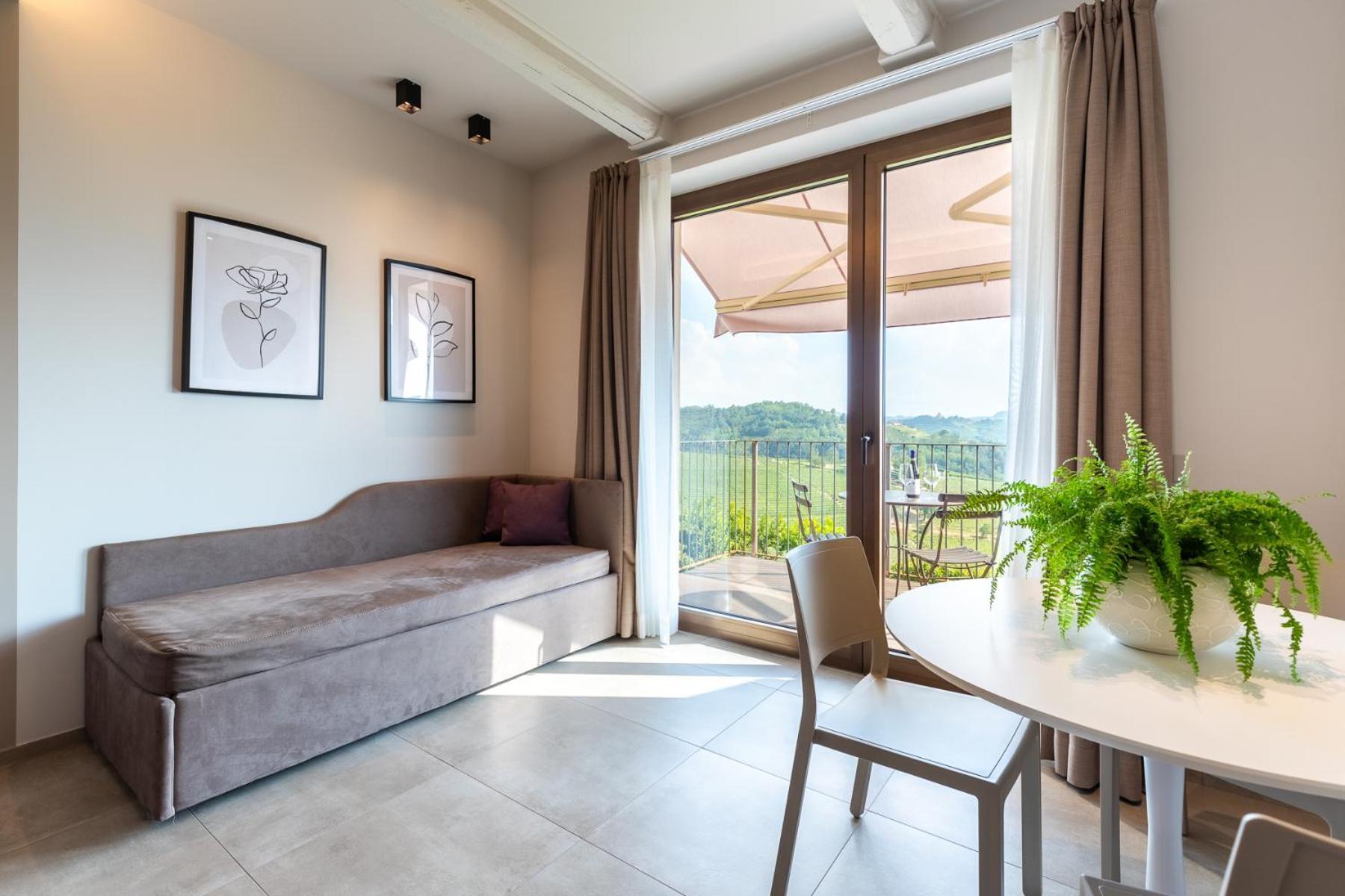 Il Cortile Suites Diano d'Alba Bagian luar foto